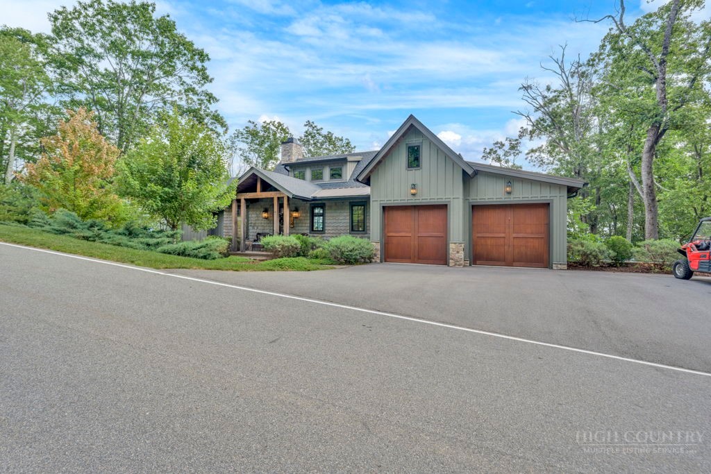 695 Goldenrod Road Property Photo 1