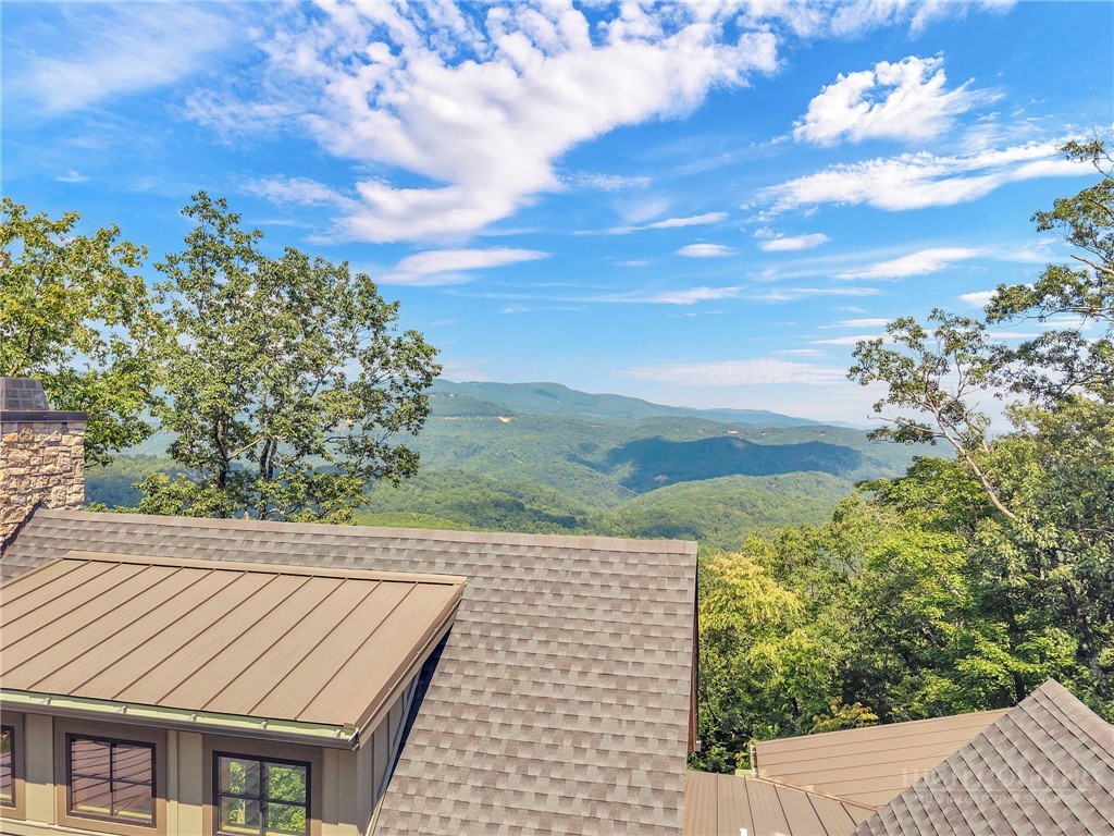 695 Goldenrod Road Property Photo 2