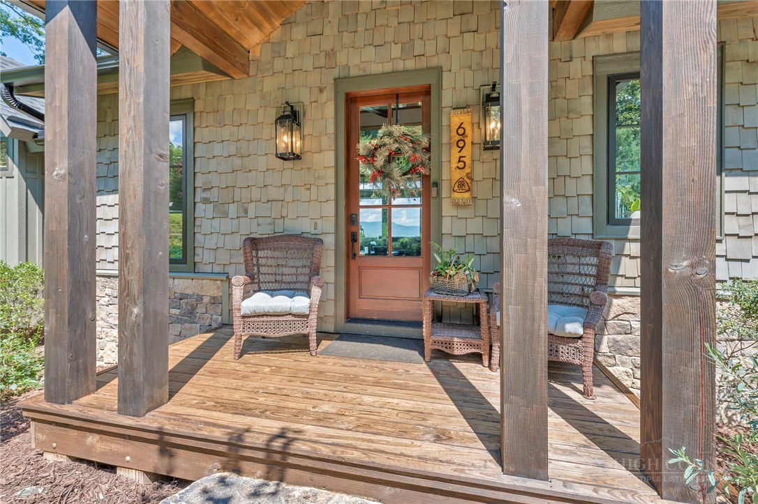 695 Goldenrod Road Property Photo 3