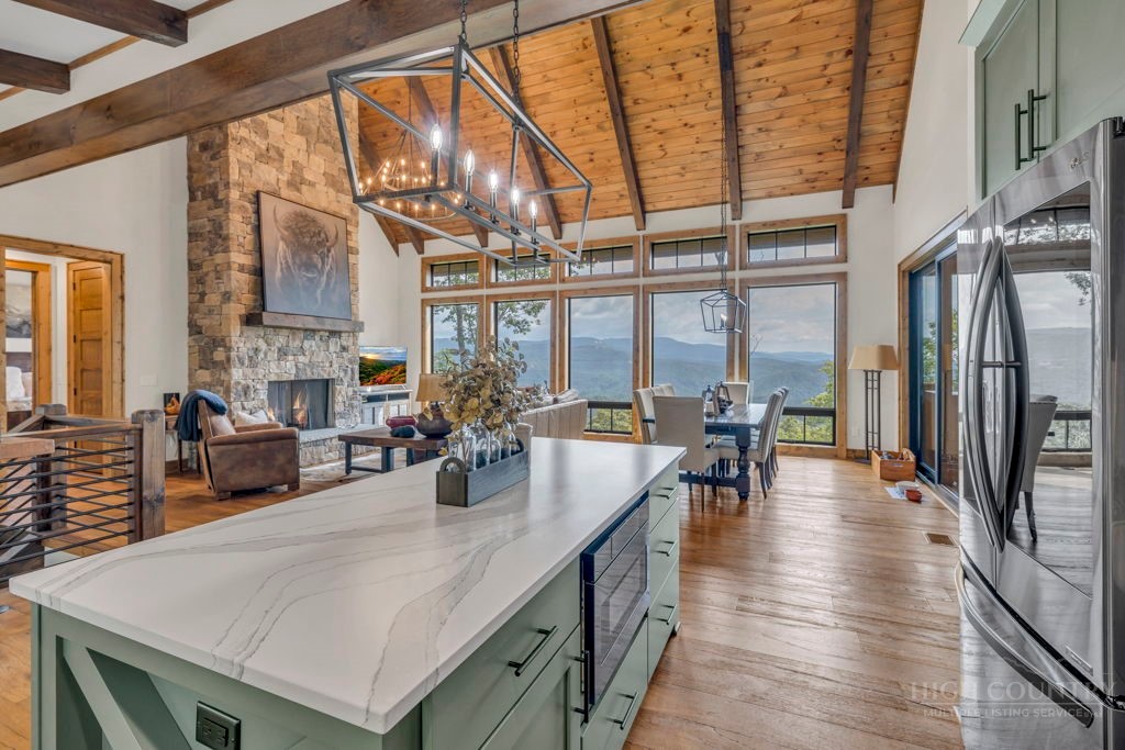 695 Goldenrod Road Property Photo 8