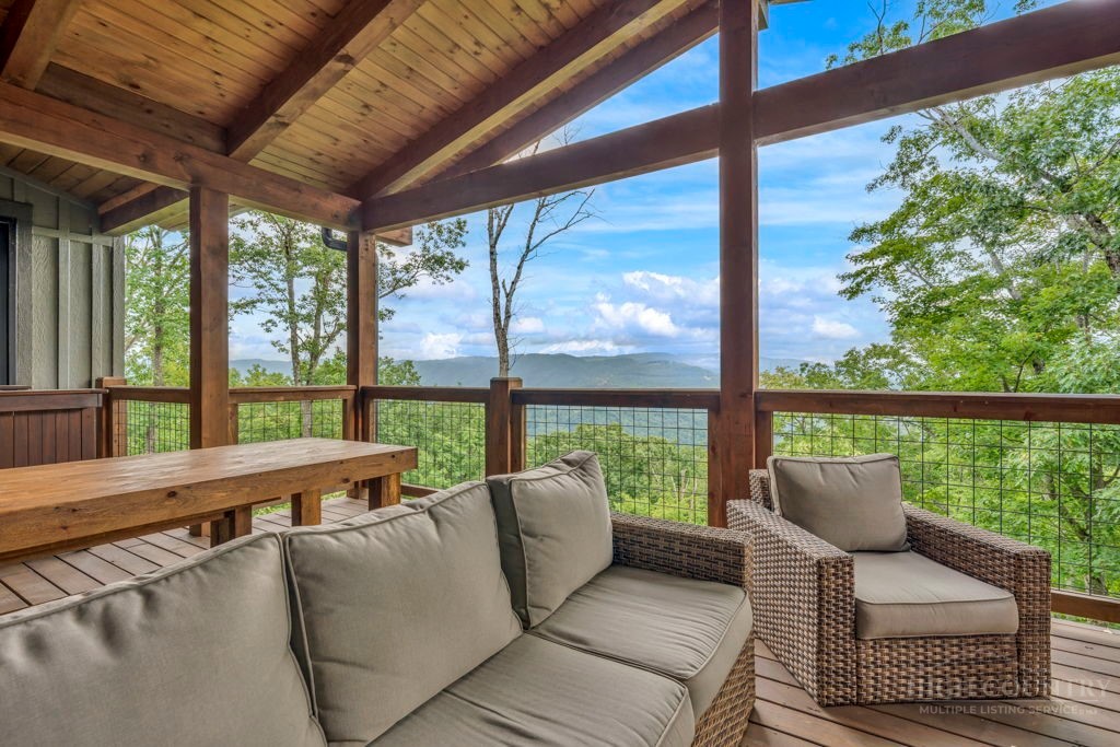 695 Goldenrod Road Property Photo 14