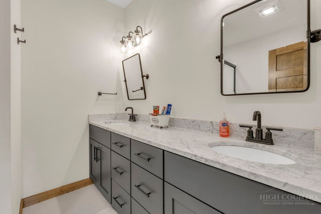 695 Goldenrod Road Property Photo 37