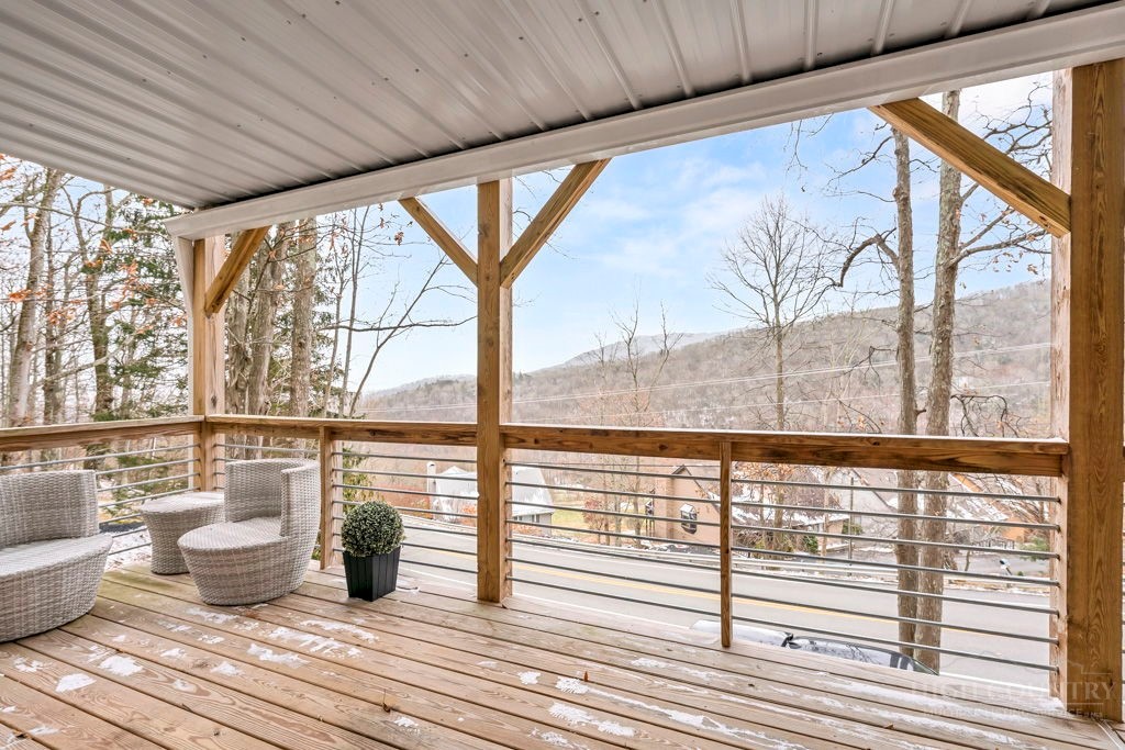 1340 Skyland Drive Property Photo 14