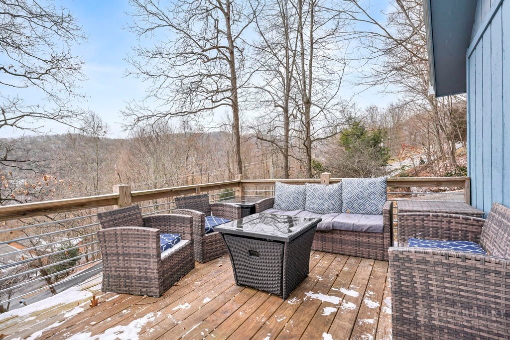 1340 Skyland Drive Property Photo 16