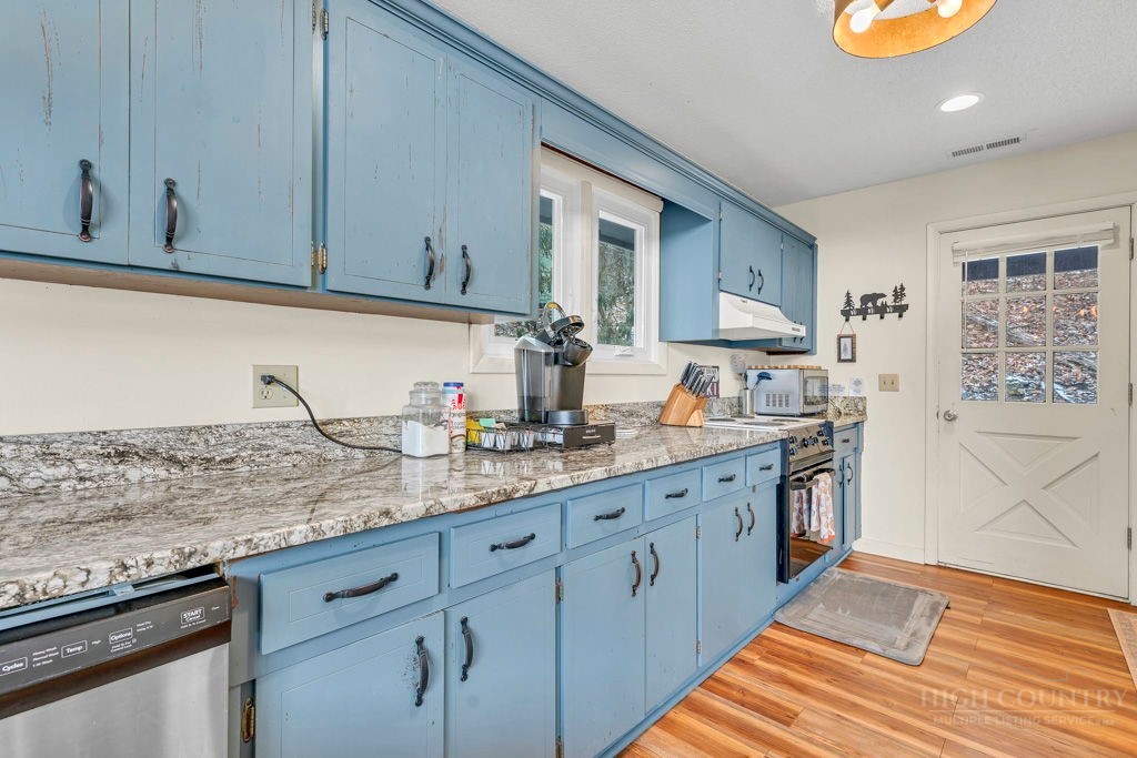1340 Skyland Drive Property Photo 32