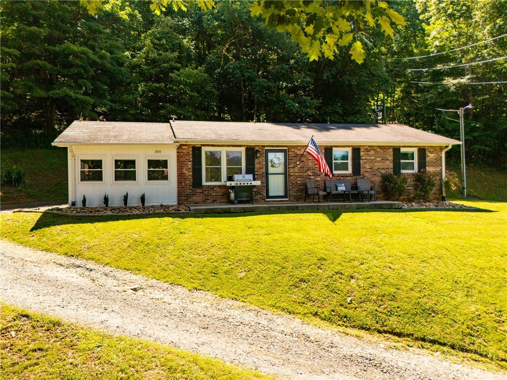 300 South Avenue Property Photo 1