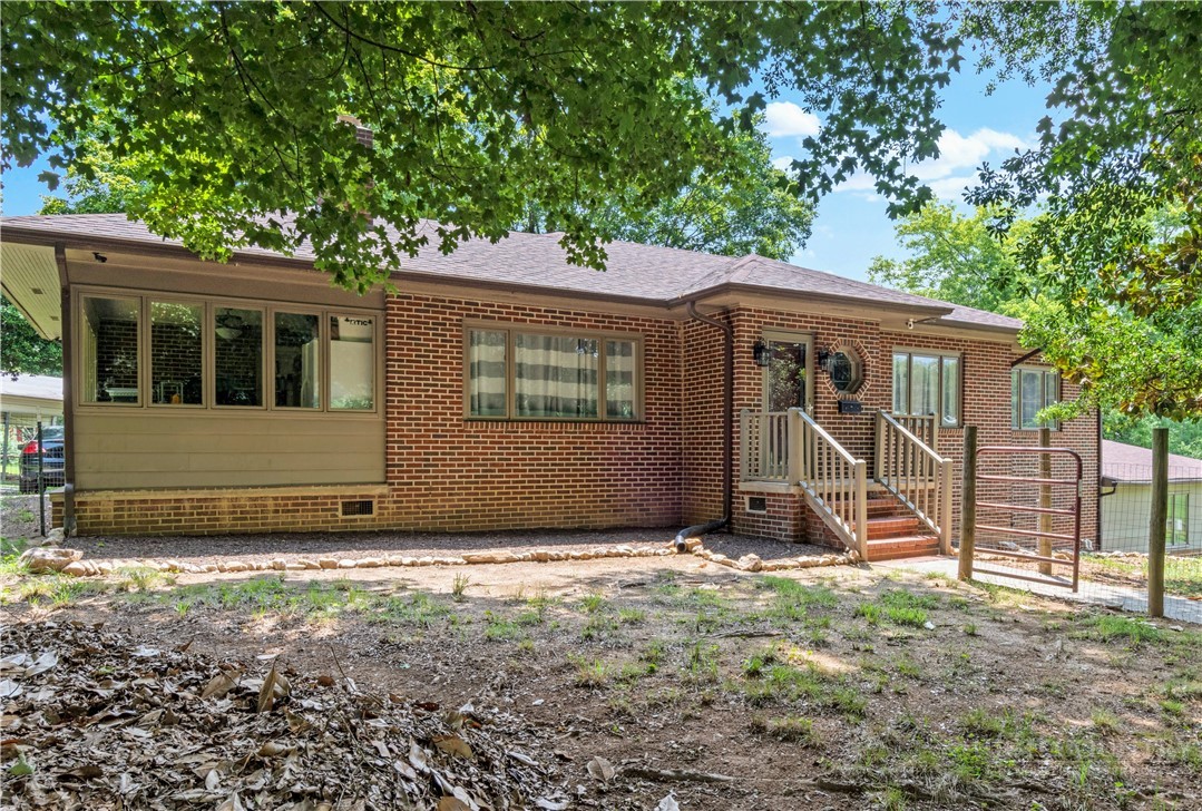226 Pleasant Hill Drive Property Photo 1