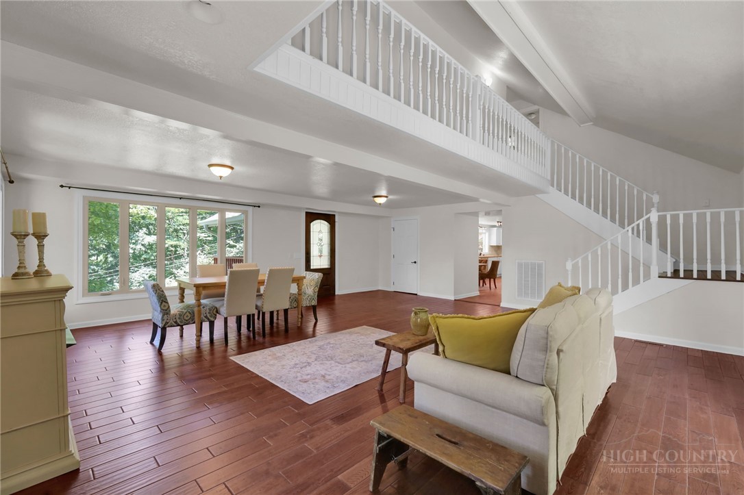 188 Holly Lane Property Photo 8
