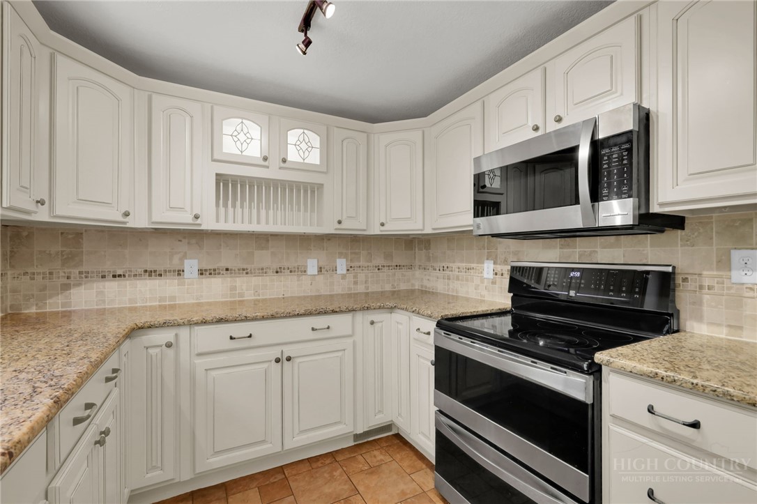 188 Holly Lane Property Photo 11