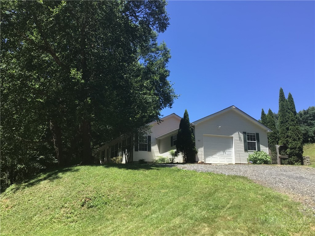 301 Tailor Made Ranch Road Property Photo 4