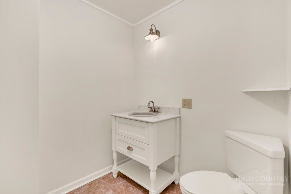 151 Edgewood Drive Property Photo 16