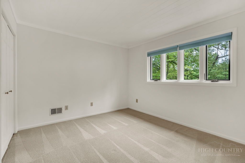 151 Edgewood Drive Property Photo 21