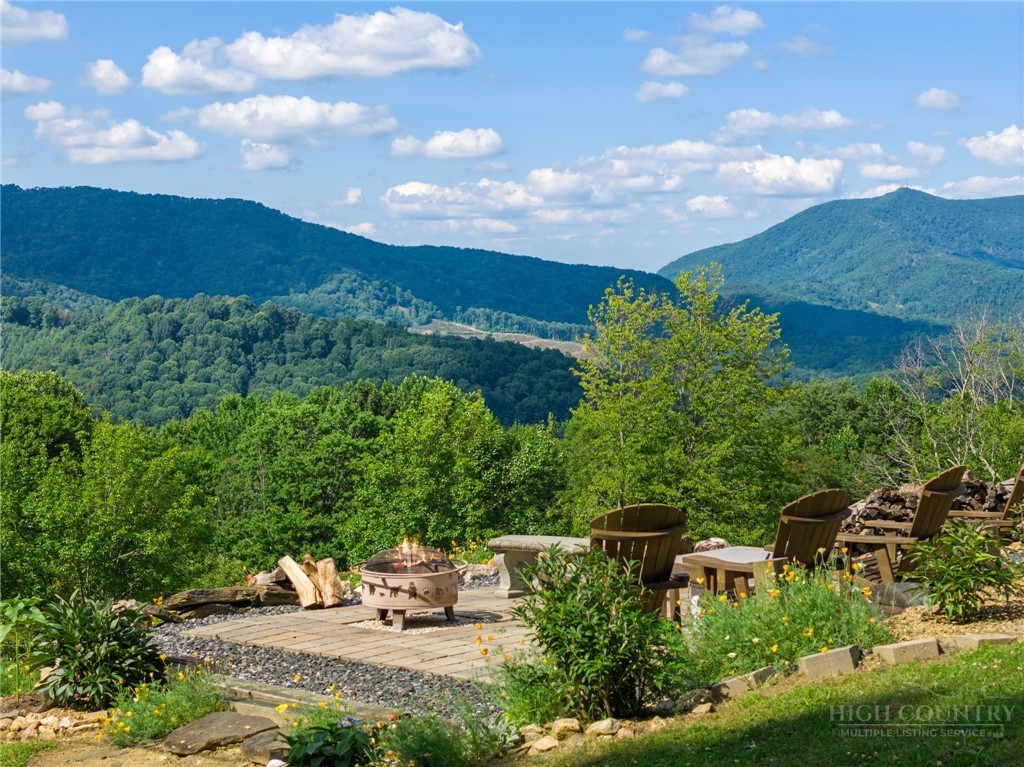 1013 Perry Road Property Photo 1