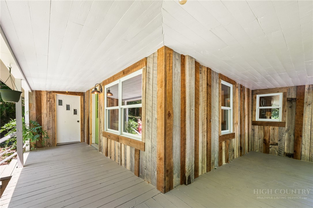 5269 Flat Springs Road Property Photo 2