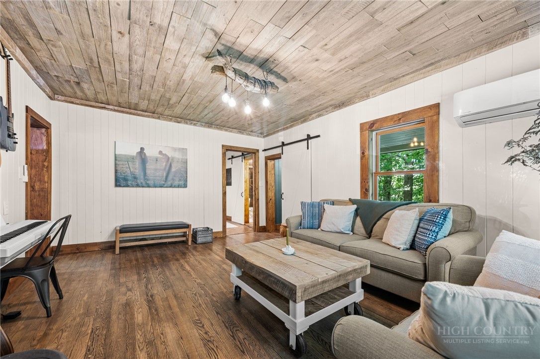 5269 Flat Springs Road Property Photo 8