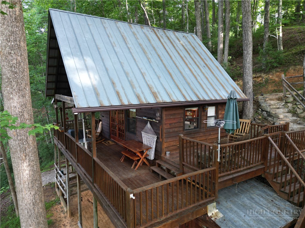 190 Wagon Ridge Lane Property Photo 3