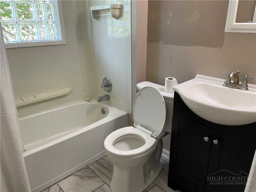 450 Jefferson Road Property Photo 10