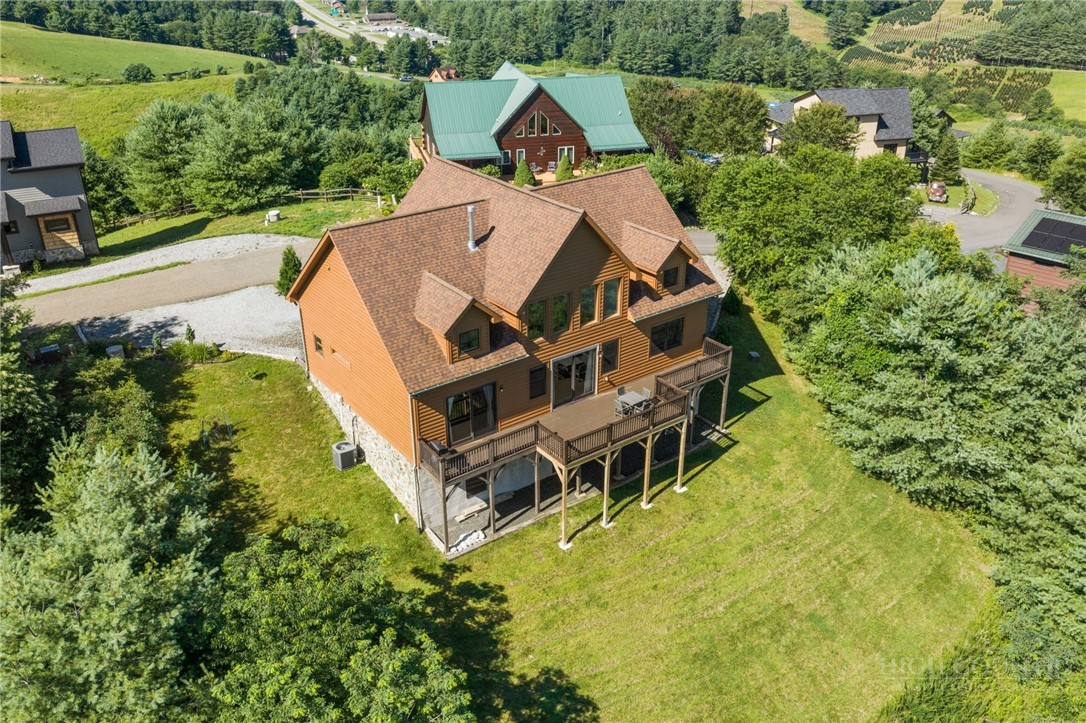 573 Cedar Trail Property Photo 4