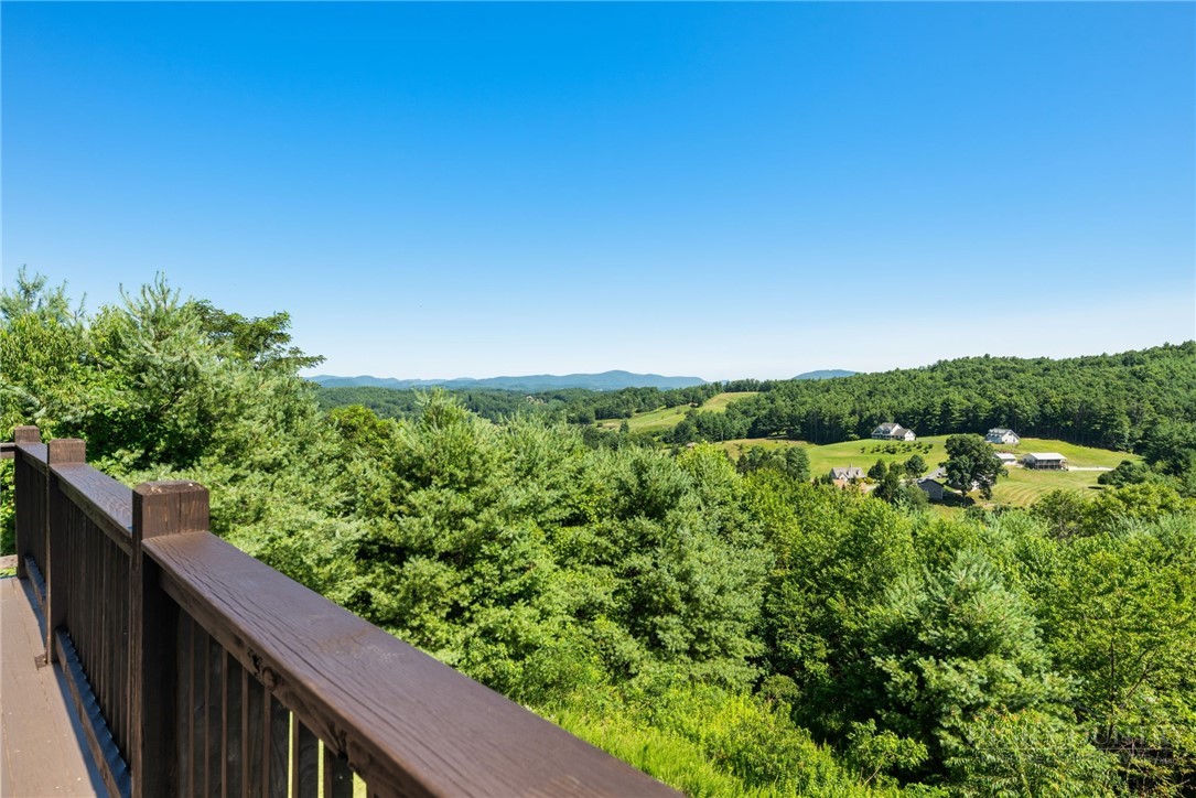 573 Cedar Trail Property Photo 5