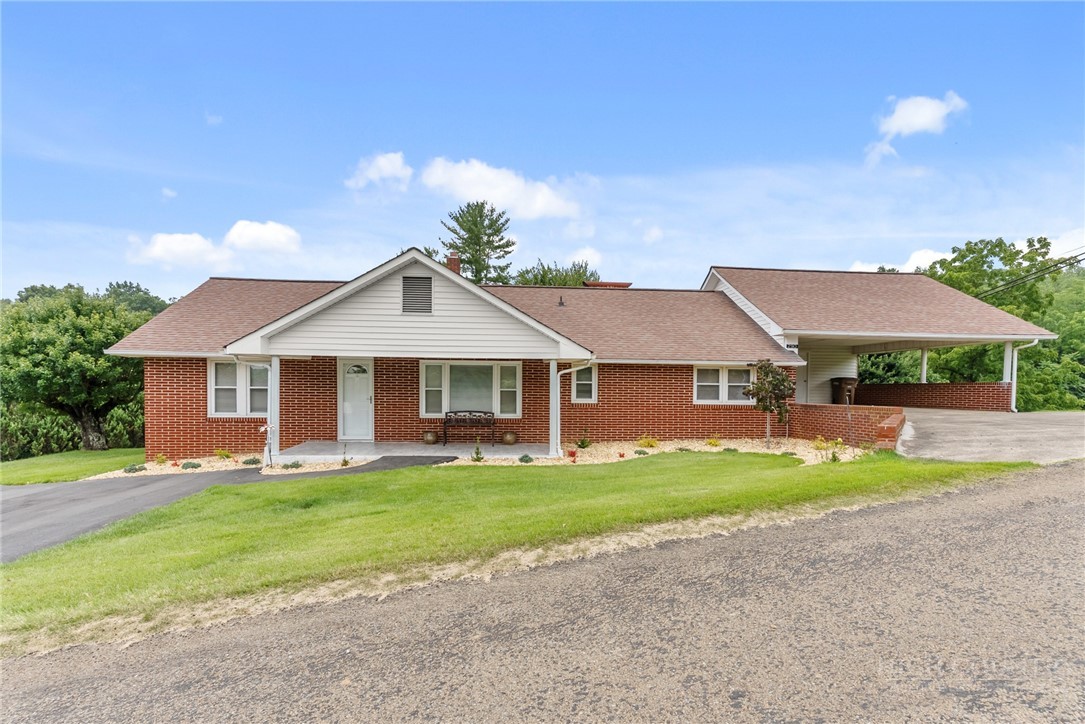 290 Riverview Drive Property Photo 1