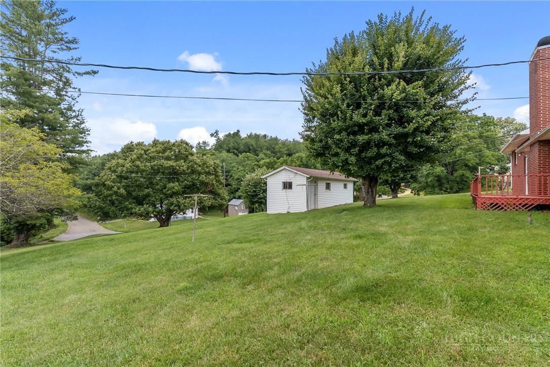 290 Riverview Drive Property Photo 9