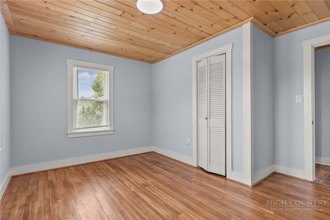290 Riverview Drive Property Photo 18