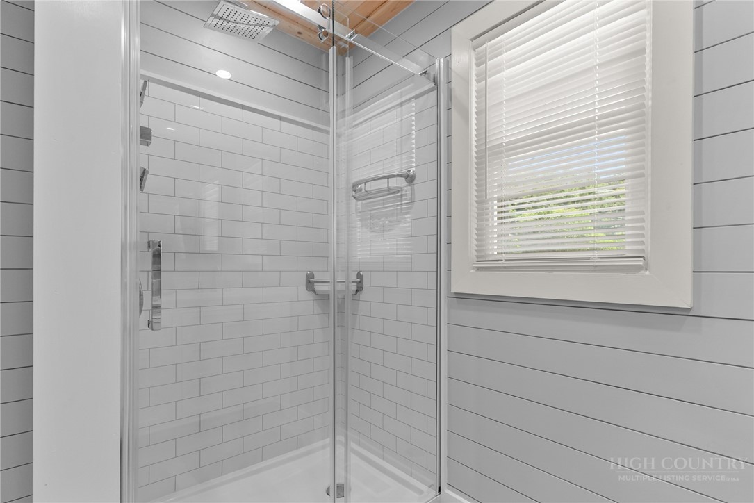 290 Riverview Drive Property Photo 23