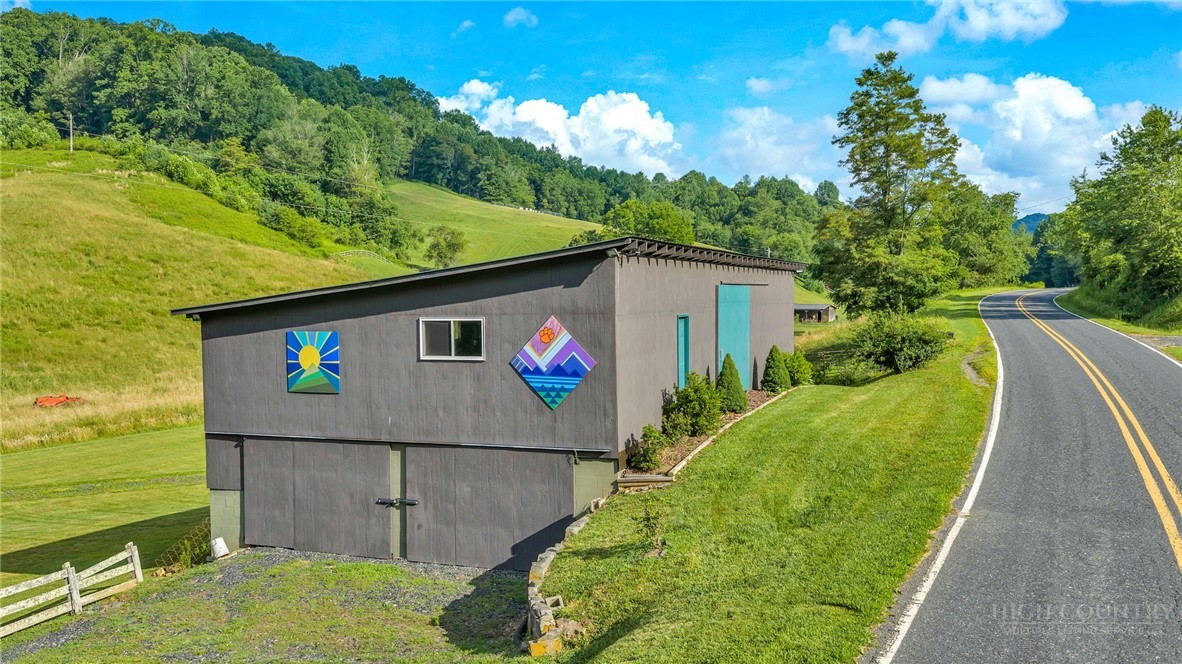 2780 Big Piney Creek Road Property Photo 1