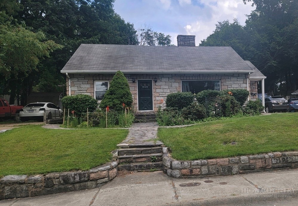 393 Oak Street Property Photo 1