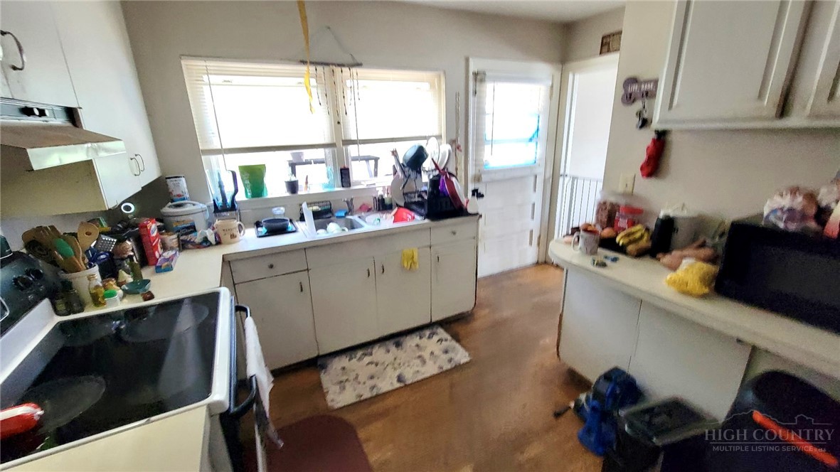 393 Oak Street Property Photo 2