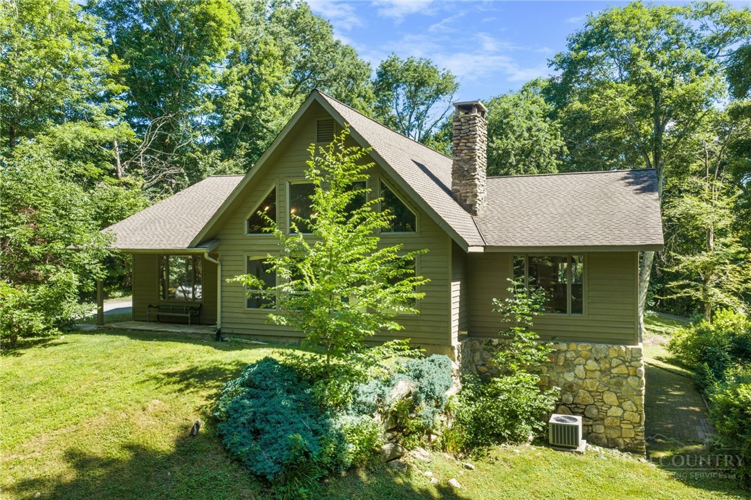 126 Rock Ledge Lane Property Photo 3