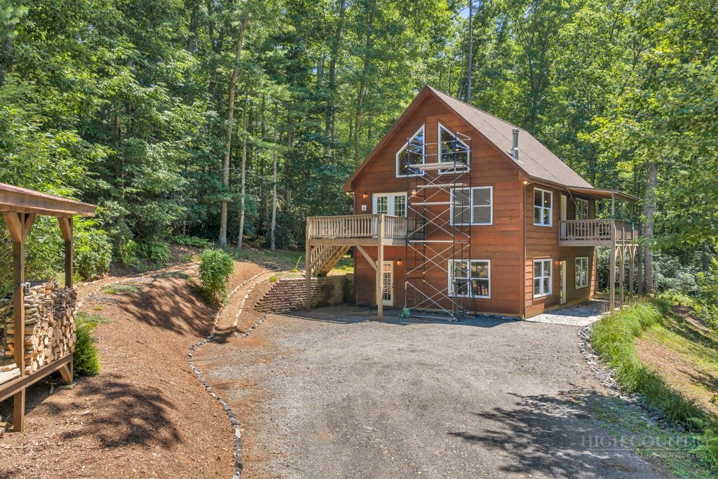 414 Lake Front Drive Property Photo 1