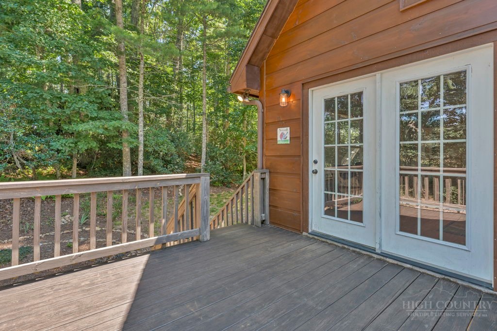 414 Lake Front Drive Property Photo 2