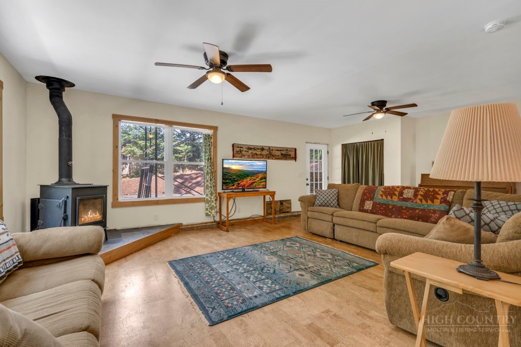 414 Lake Front Drive Property Photo 18
