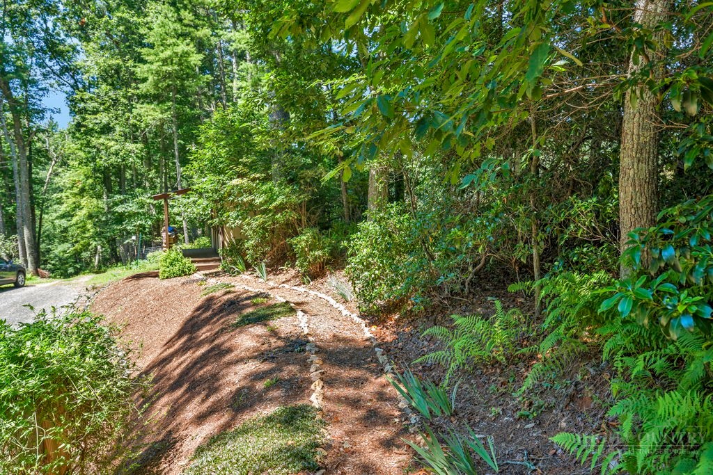 414 Lake Front Drive Property Photo 38
