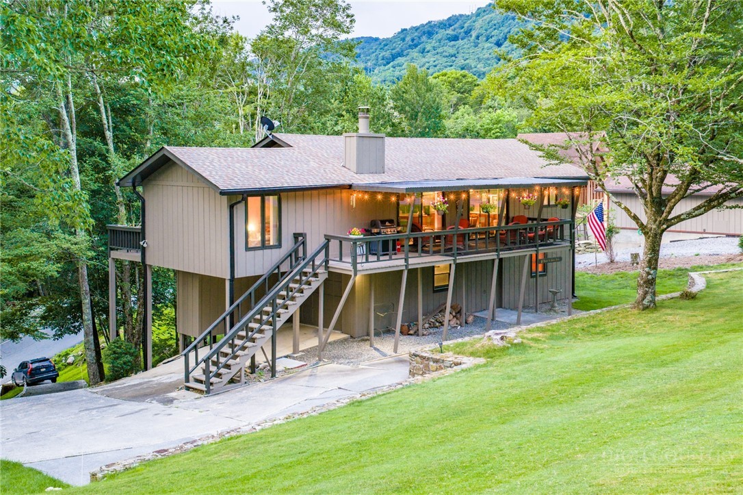107 Grassy Gap Loop Road Property Photo 3