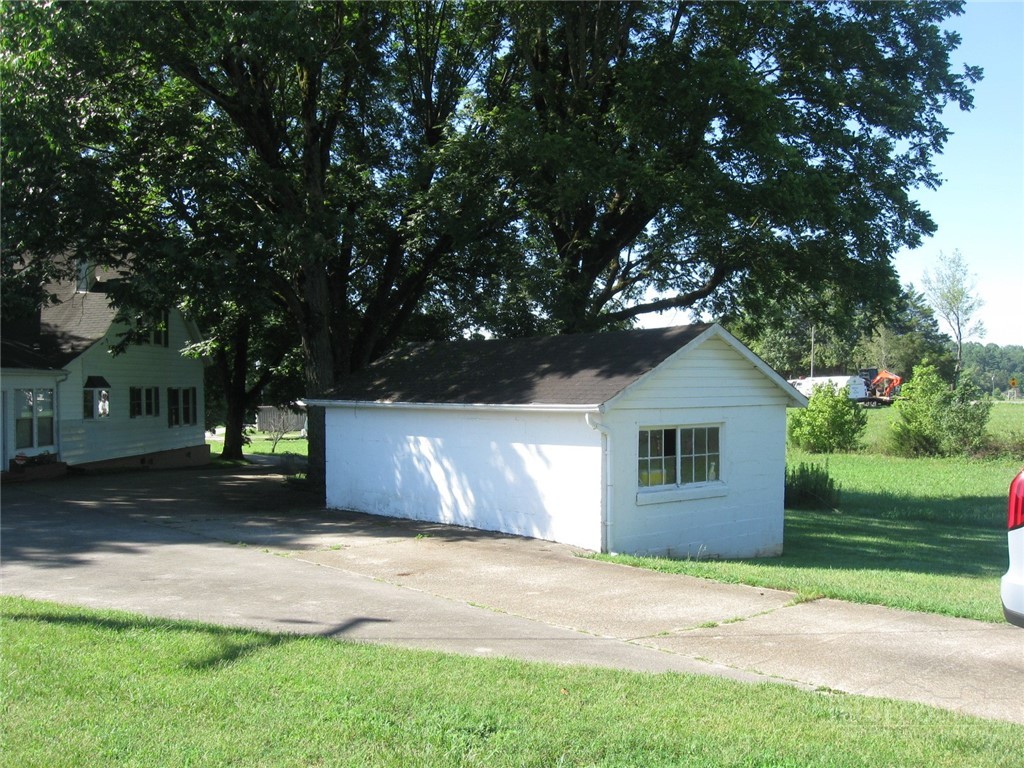 3850 Hartland Road Property Photo 3