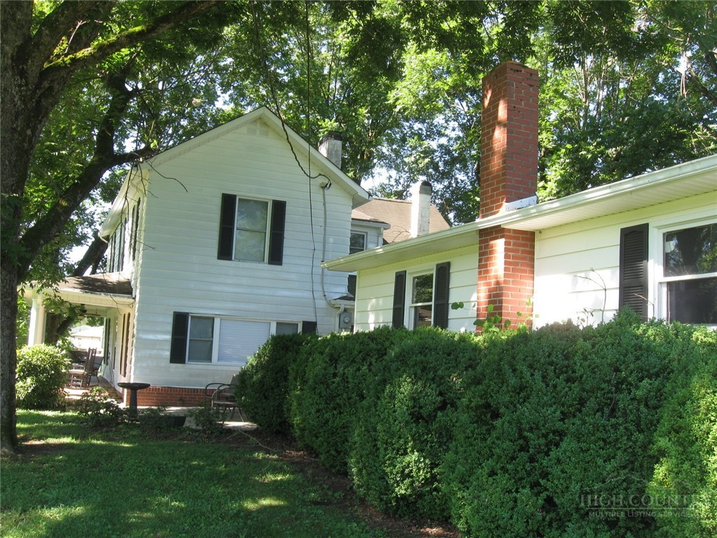 3850 Hartland Road Property Photo 4