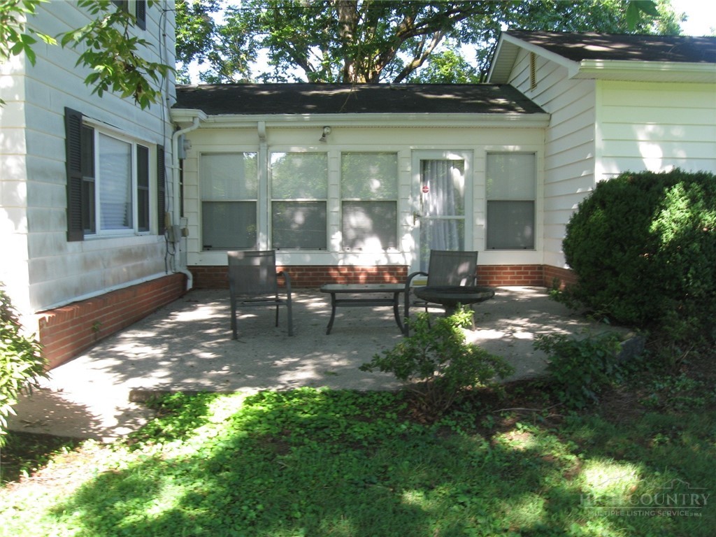 3850 Hartland Road Property Photo 5