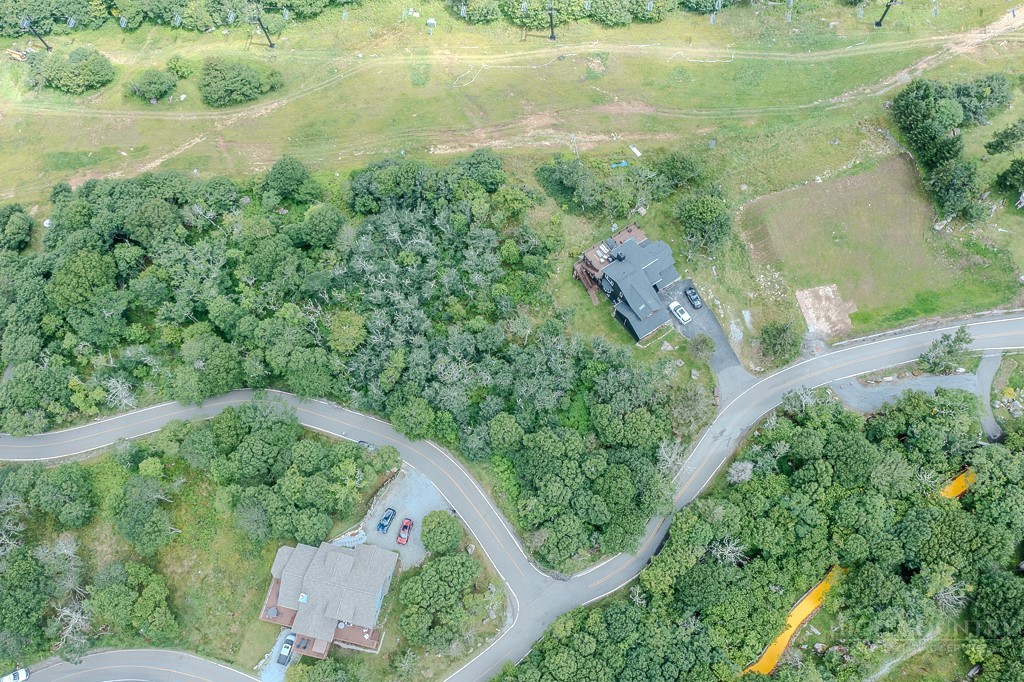 512 Oz Road Property Photo 1