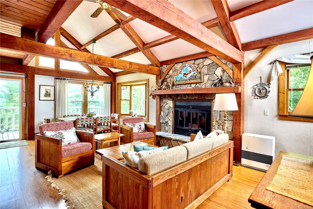 1004 Wagon Road Property Photo 8