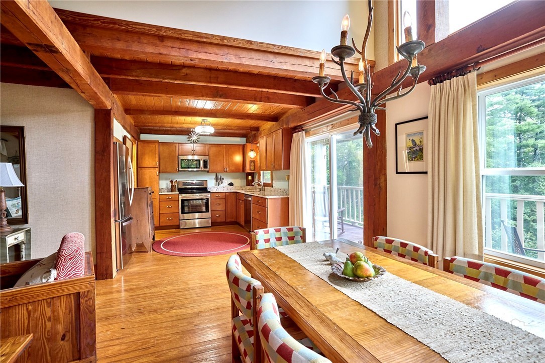 1004 Wagon Road Property Photo 12