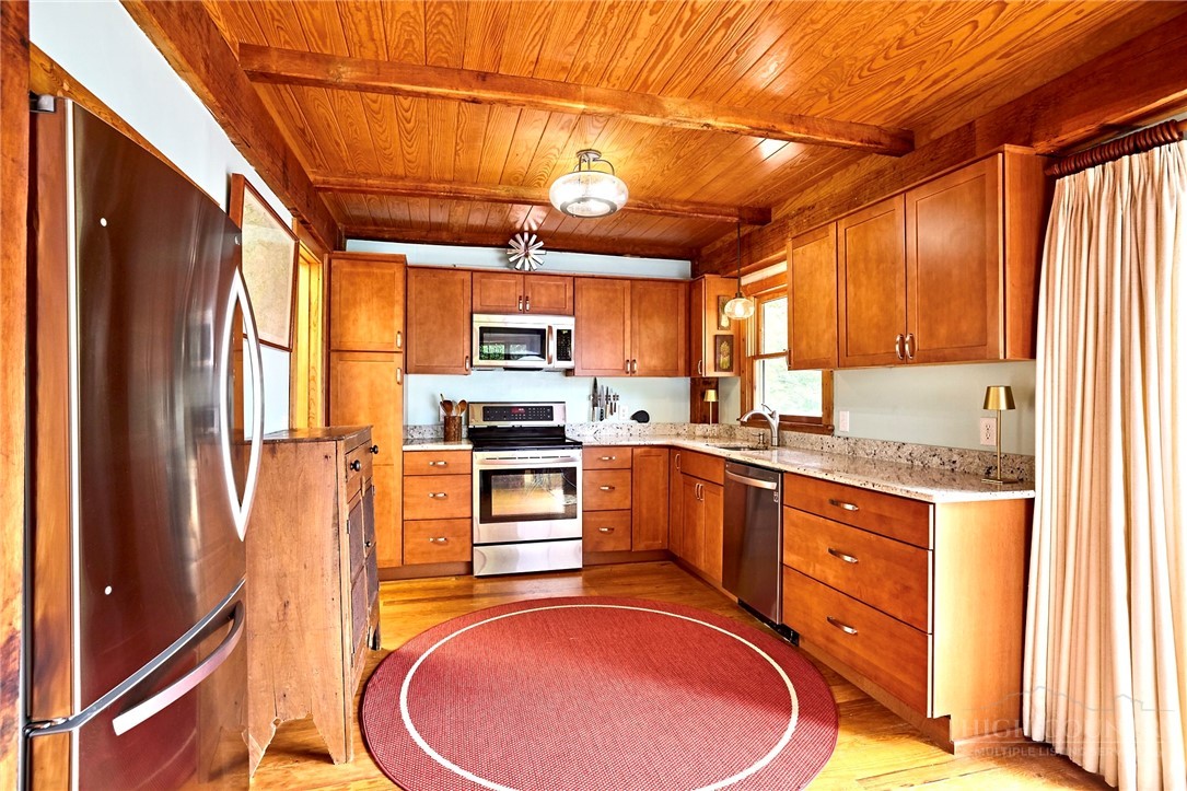 1004 Wagon Road Property Photo 13