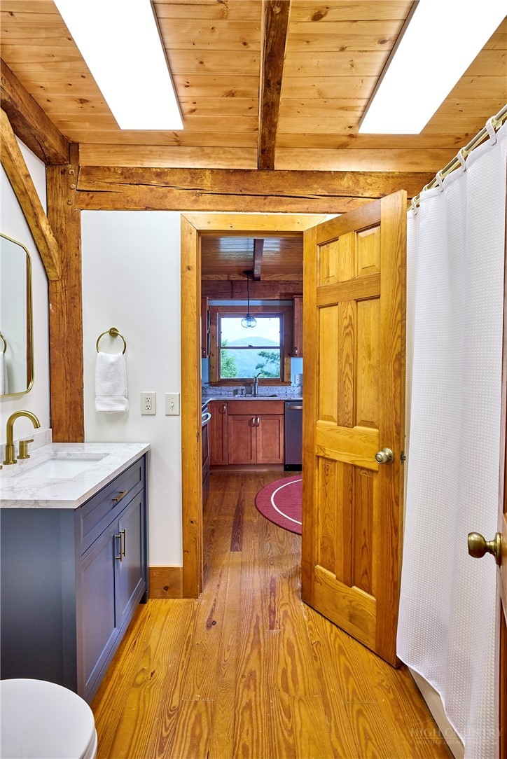 1004 Wagon Road Property Photo 15