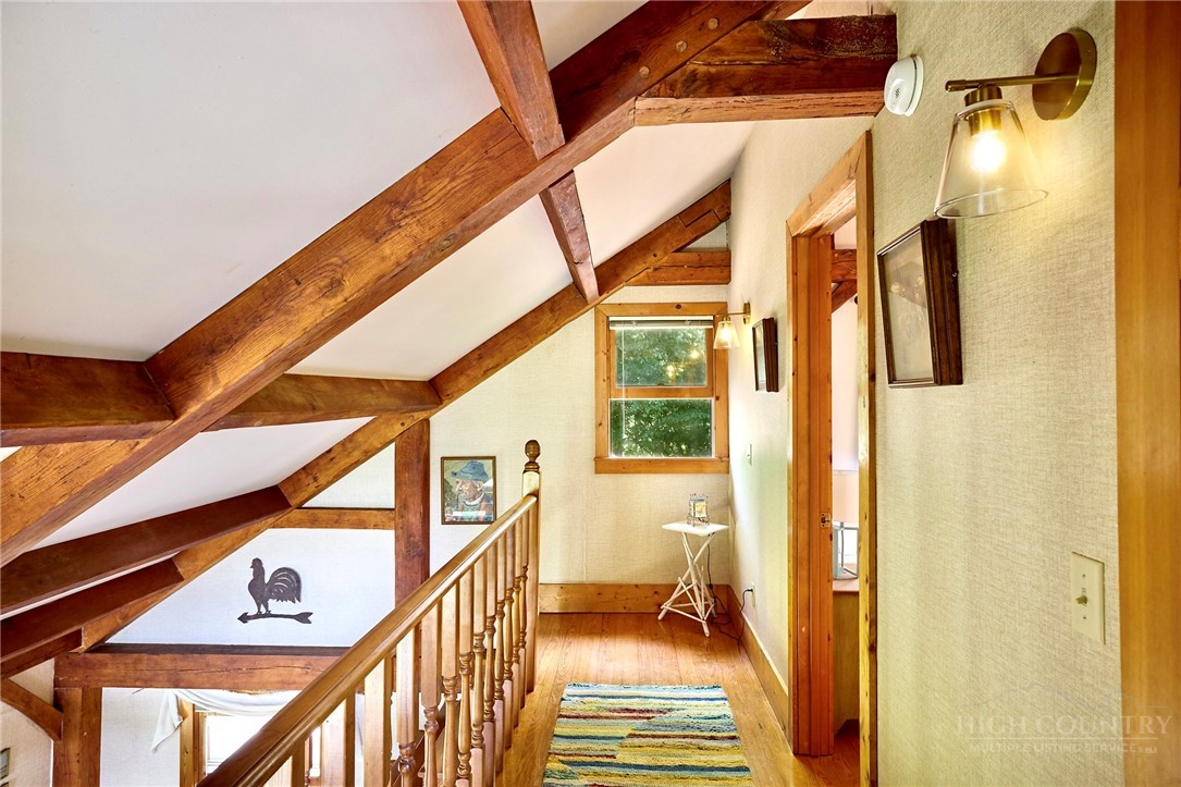 1004 Wagon Road Property Photo 18