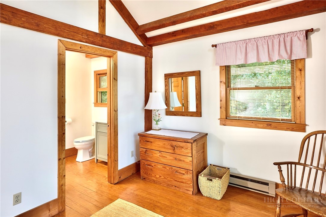 1004 Wagon Road Property Photo 22