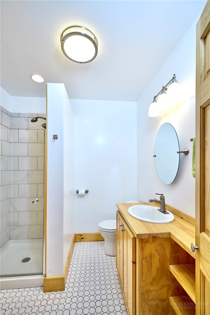1004 Wagon Road Property Photo 28