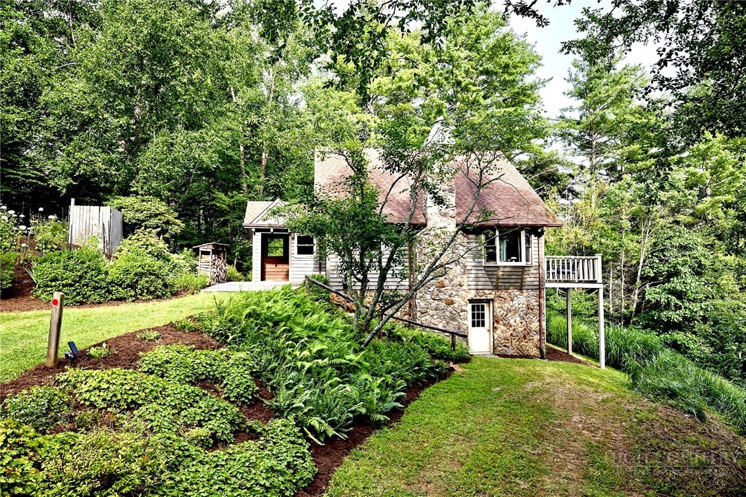 1004 Wagon Road Property Photo 33