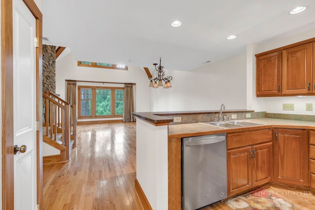 565 Peaceful Haven Drive M-3 Property Photo 7
