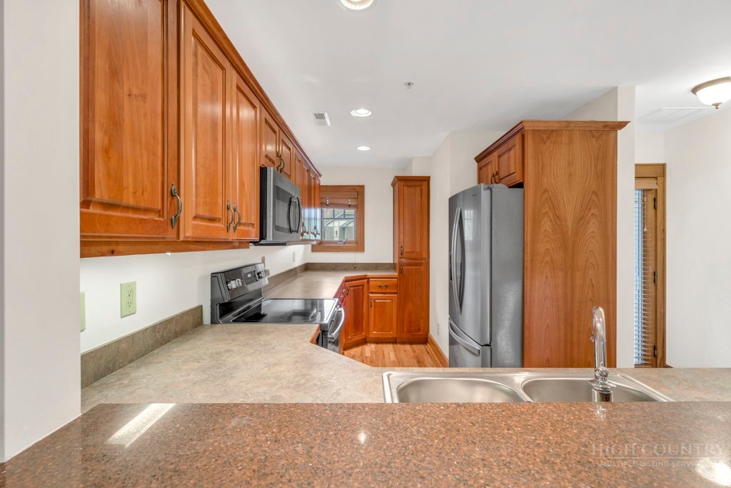 565 Peaceful Haven Drive M-3 Property Photo 9
